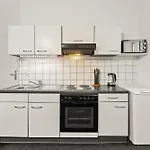 Stylisch Mitte, Group & Family Friendly, From 2 - 8 Guests Apartamento *