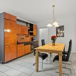 Stylisch Mitte, Group & Family Friendly, From 2 - 8 Guests * Berlim