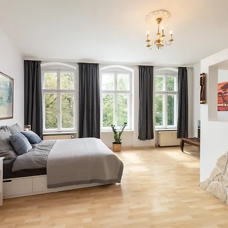 Stylisch Mitte, Group & Family Friendly, From 2 - 8 Guests Apartament Berlin