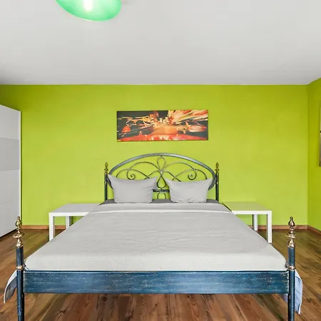 Apartament Stylisch Mitte, Group & Family Friendly, From 2 - 8 Guests Berlin
