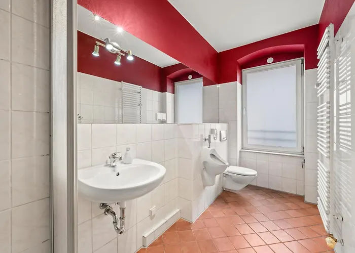 Stylisch Mitte, Group & Family Friendly, From 2 - 8 Guests *