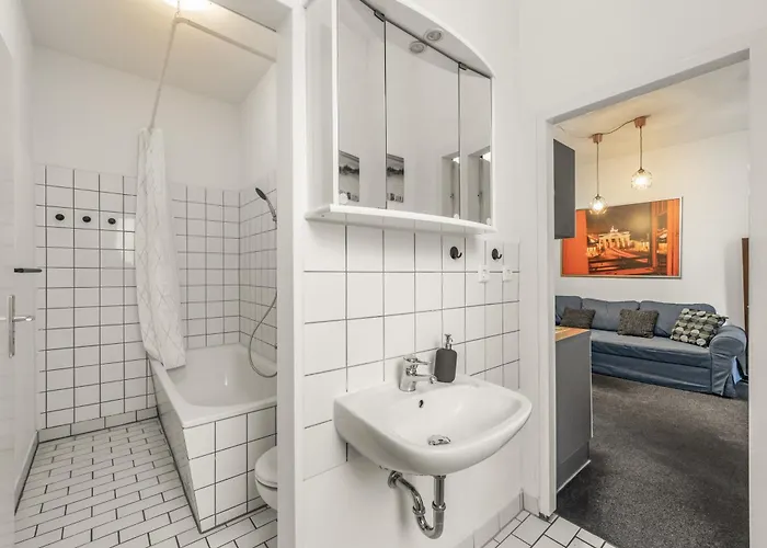 Appartement Stylisch Mitte, Group & Family Friendly, From 2 - 8 Guests