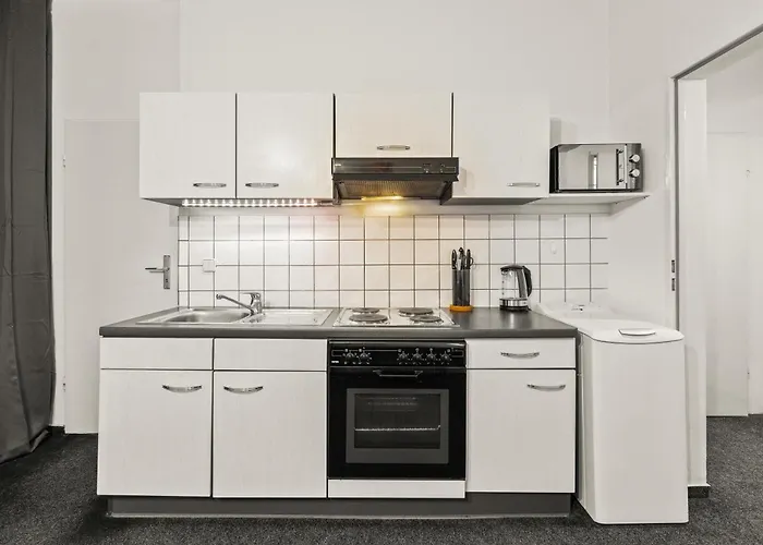 Stylisch Mitte, Group & Family Friendly, From 2 - 8 Guests Appartement *