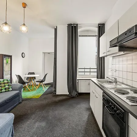 Stylisch Mitte, Group & Family Friendly, From 2 - 8 Guests *