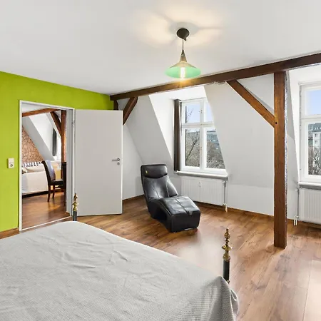 Stylisch Mitte, Group & Family Friendly, From 2 - 8 Guests Berlino