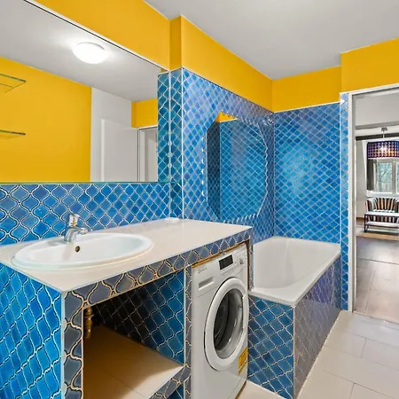 Stylisch Mitte, Group & Family Friendly, From 2 - 8 Guests Appartement *