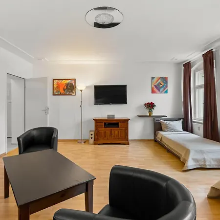 Stylisch Mitte, Group & Family Friendly, From 2 - 8 Guests Berlin