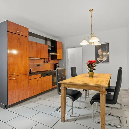 Stylisch Mitte, Group & Family Friendly, From 2 - 8 Guests * Berlino