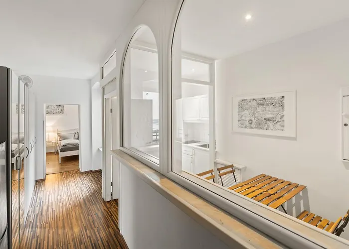 Stylisch Mitte, Group & Family Friendly, From 2 - 8 Guests Apartmán *