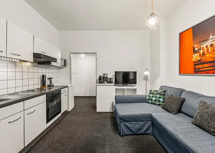 Stylisch Mitte, Group & Family Friendly, From 2 - 8 Guests *