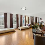 Stylisch Mitte, Group & Family Friendly, From 2 - 8 Guests