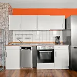 아파트 Stylisch Mitte, Group & Family Friendly, From 2 - 8 Guests *