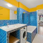 Stylisch Mitte, Group & Family Friendly, From 2 - 8 Guests 아파트 *