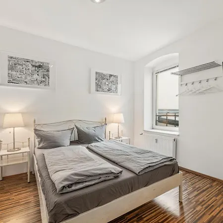 Stylisch Mitte, Group & Family Friendly, From 2 - 8 Guests * 베를린