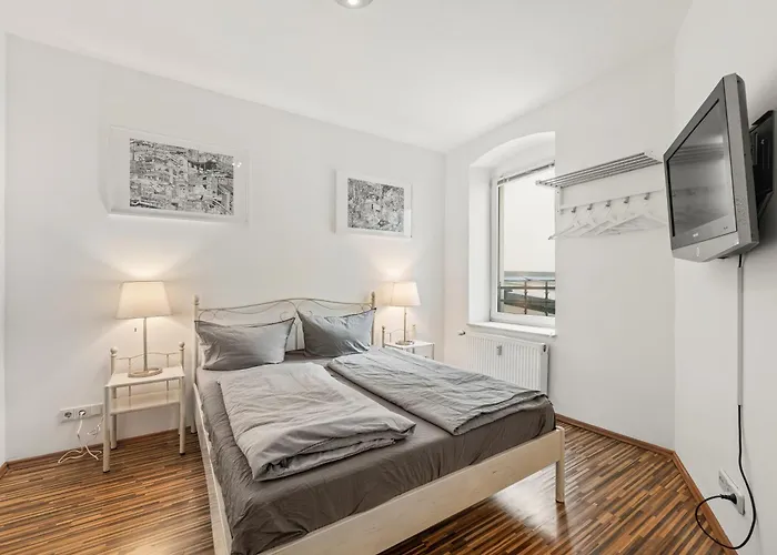 Stylisch Mitte, Group & Family Friendly, From 2 - 8 Guests * Berlino