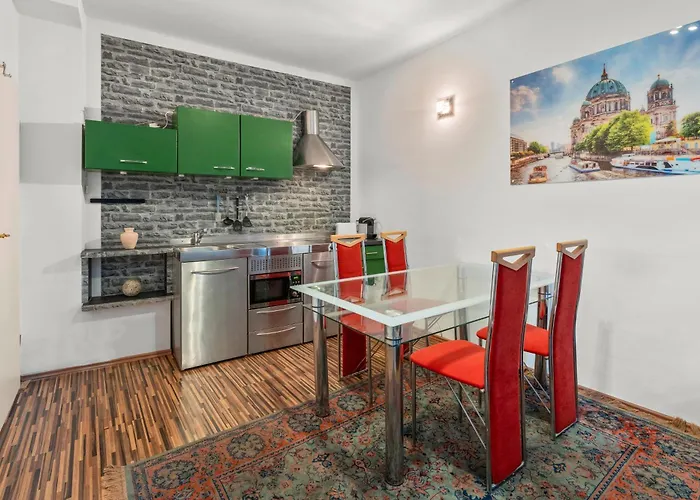 Daire Stylisch Mitte, Group & Family Friendly, From 2 - 8 Guests Berlin