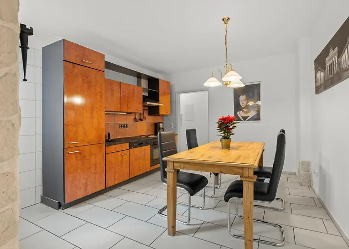 Stylisch Mitte, Group & Family Friendly, From 2 - 8 Guests * Berlin